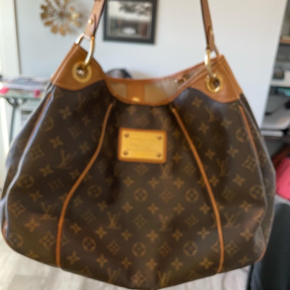 LOUIS VUITTON Galliera PM Shoulder Bag